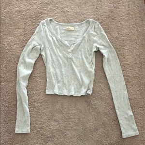 HOLLISTER Cropped Grey Henley Long Sleeve Tee